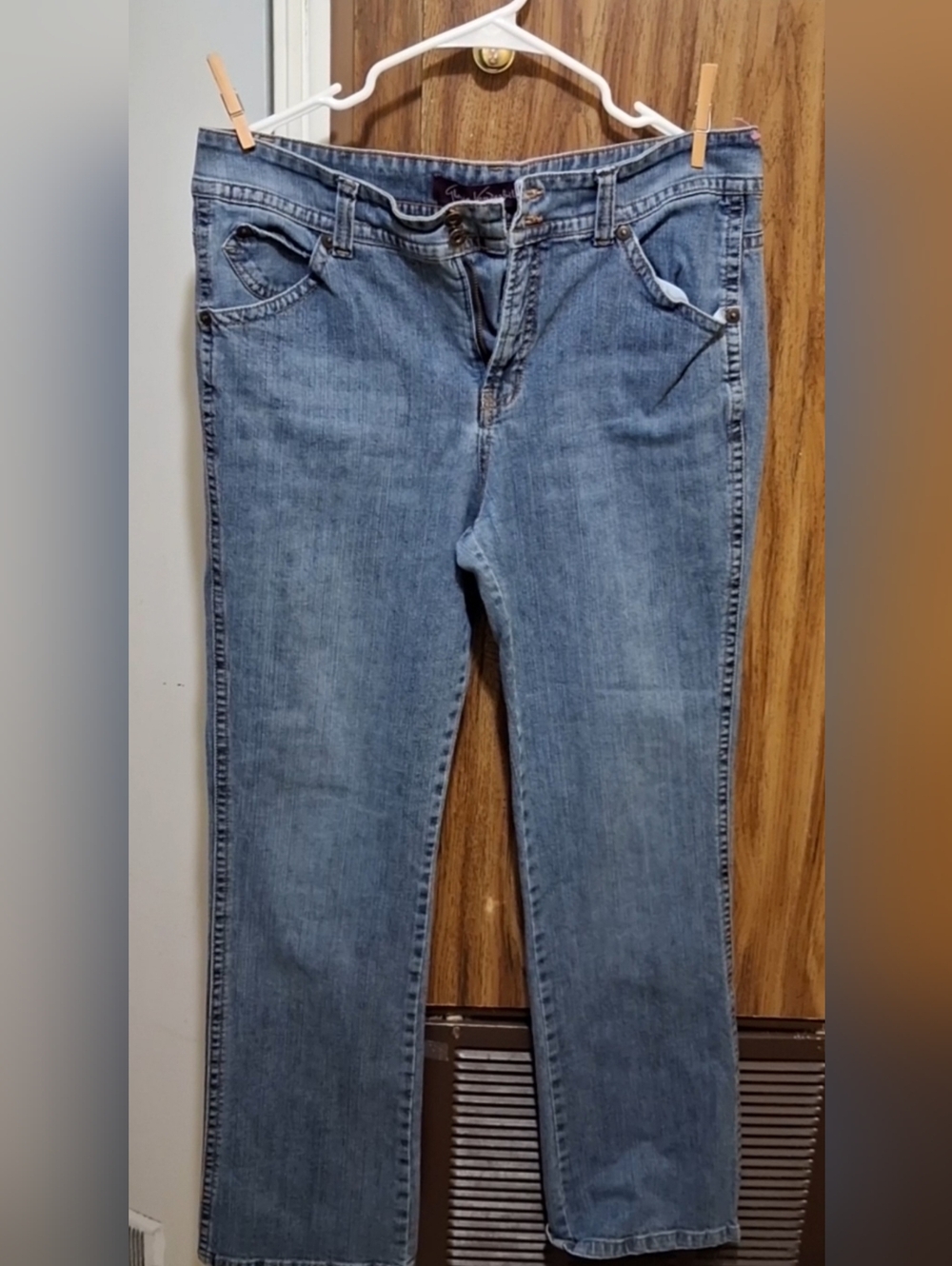 Gloria Vanderbilt Medium Blue Straight-Leg Jeans